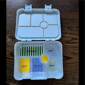 Plastic lunch box